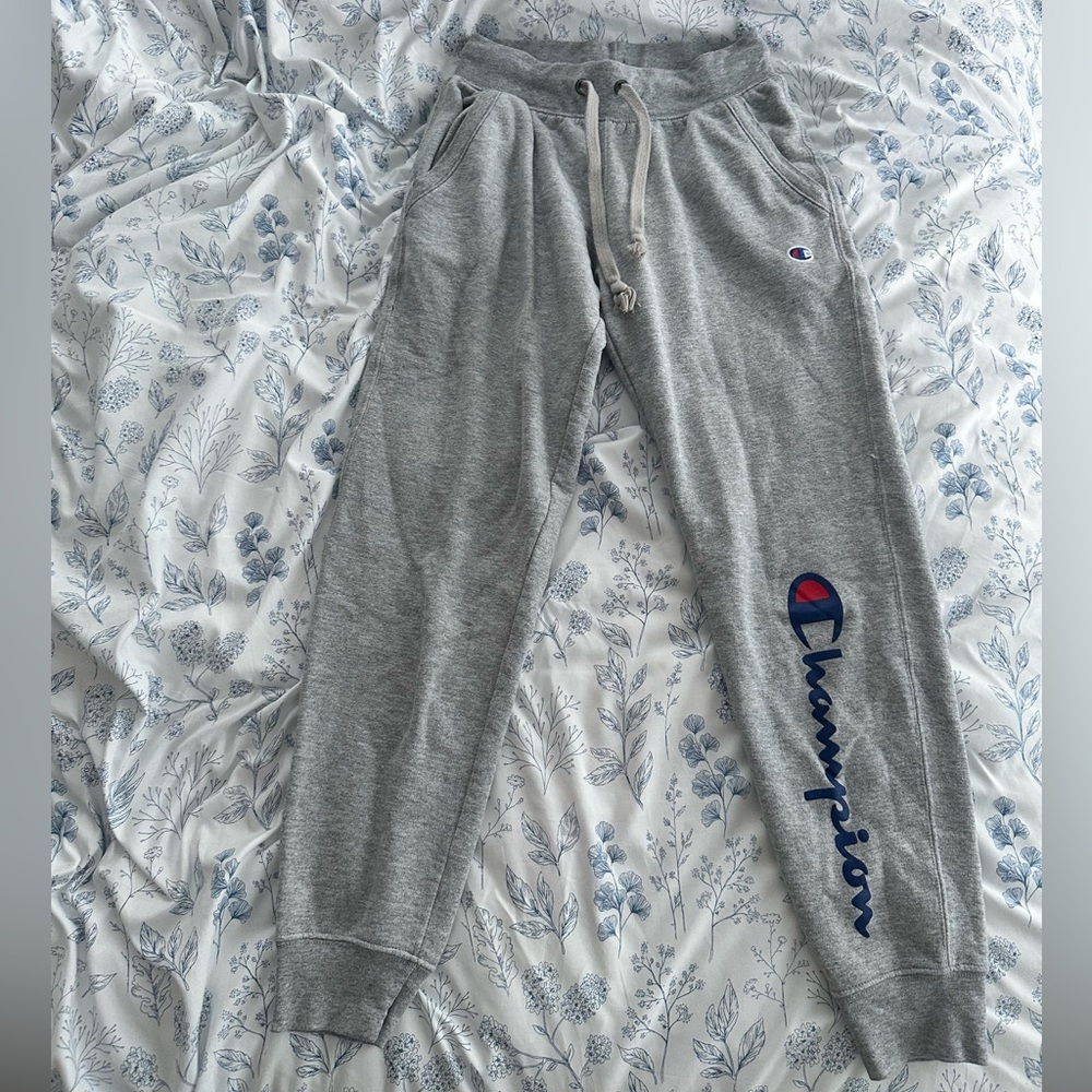 Champion Sweatpants
Grey